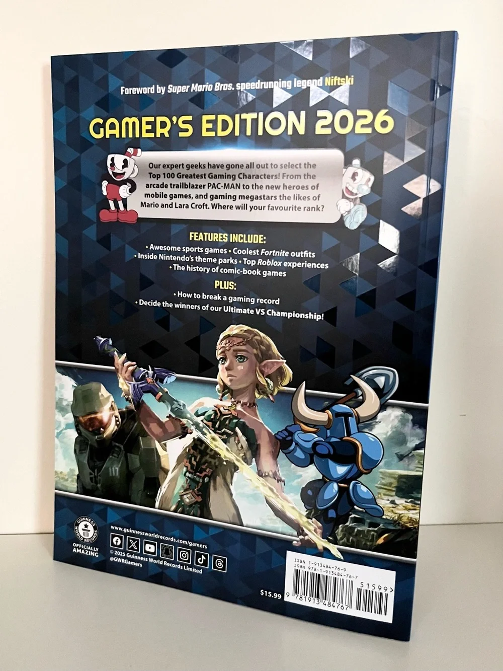 New Guinness gamers world records full color book